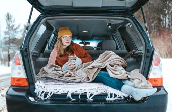 5 tips voor reizen met brillen en contactlenzen